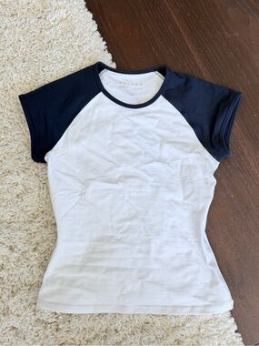 Aritzia Raglan Tee Bright White / Admiral Navy